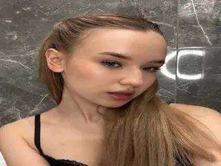 Jasmine shows MildredMuch